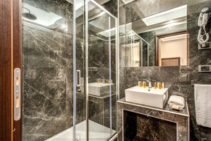 Classic Double Room | Bathroom - Relais de la Poste (Rome)