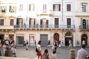 Front of property - Relais de la Poste (Rome)