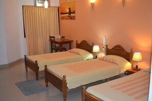 Standard Triple Room - Wood Side Tour Inn (Polonnaruwa)
