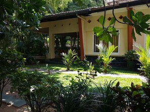 Exterior - Wood Side Tour Inn (Polonnaruwa)