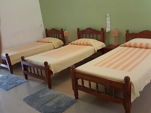 Standard Triple Room - Wood Side Tour Inn (Polonnaruwa)