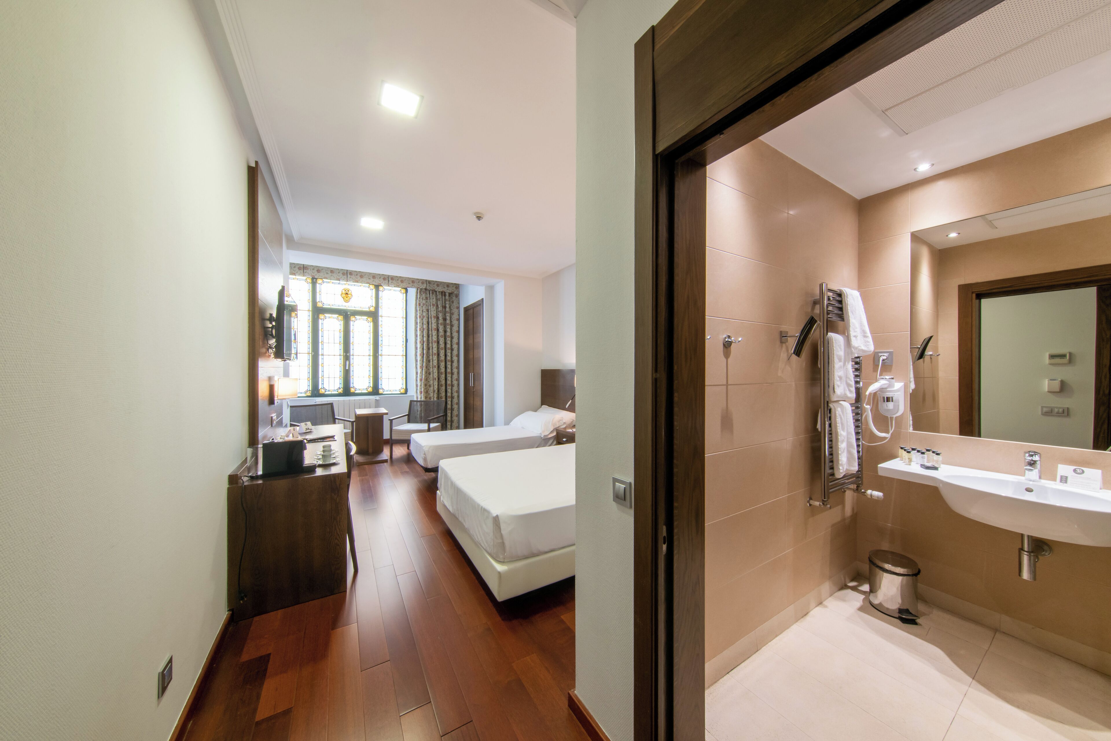 minibar, in-room safe, desk, laptop workspace