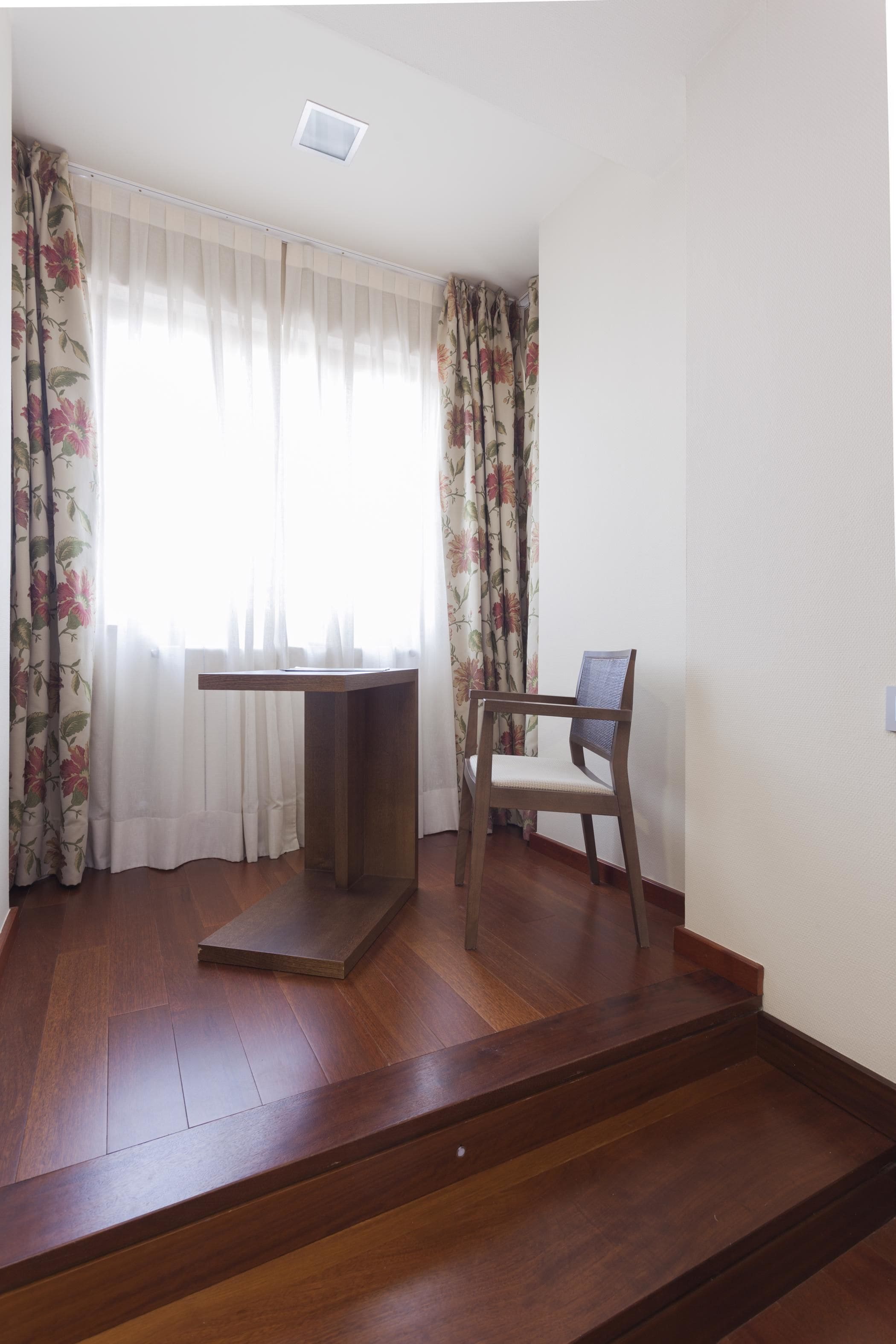 minibar, in-room safe, desk, laptop workspace