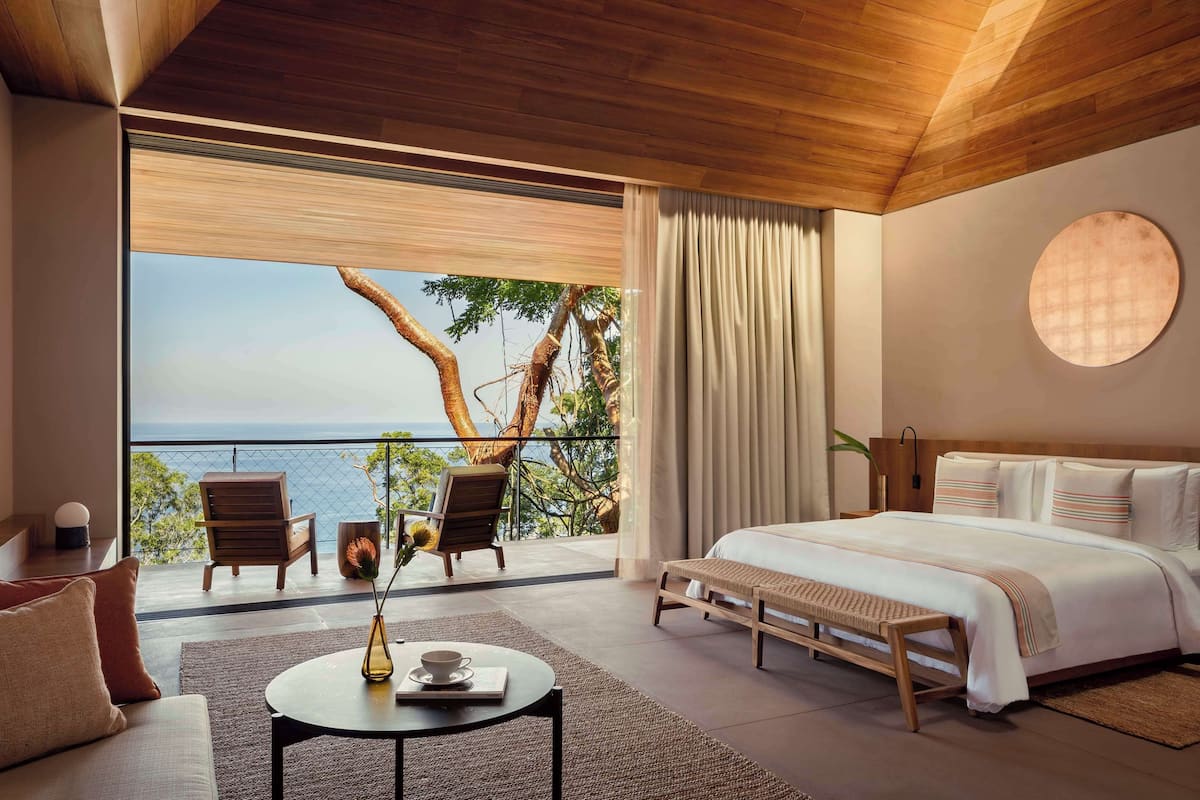 5 Bedroom Private Home 32 | Premium bedding, memory foam beds, minibar, in-room safe