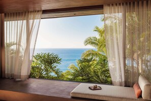 Premier Panoramic Ocean Cliff Villa | 高档床上用品、记忆海绵床垫、迷你吧、客房内保险箱