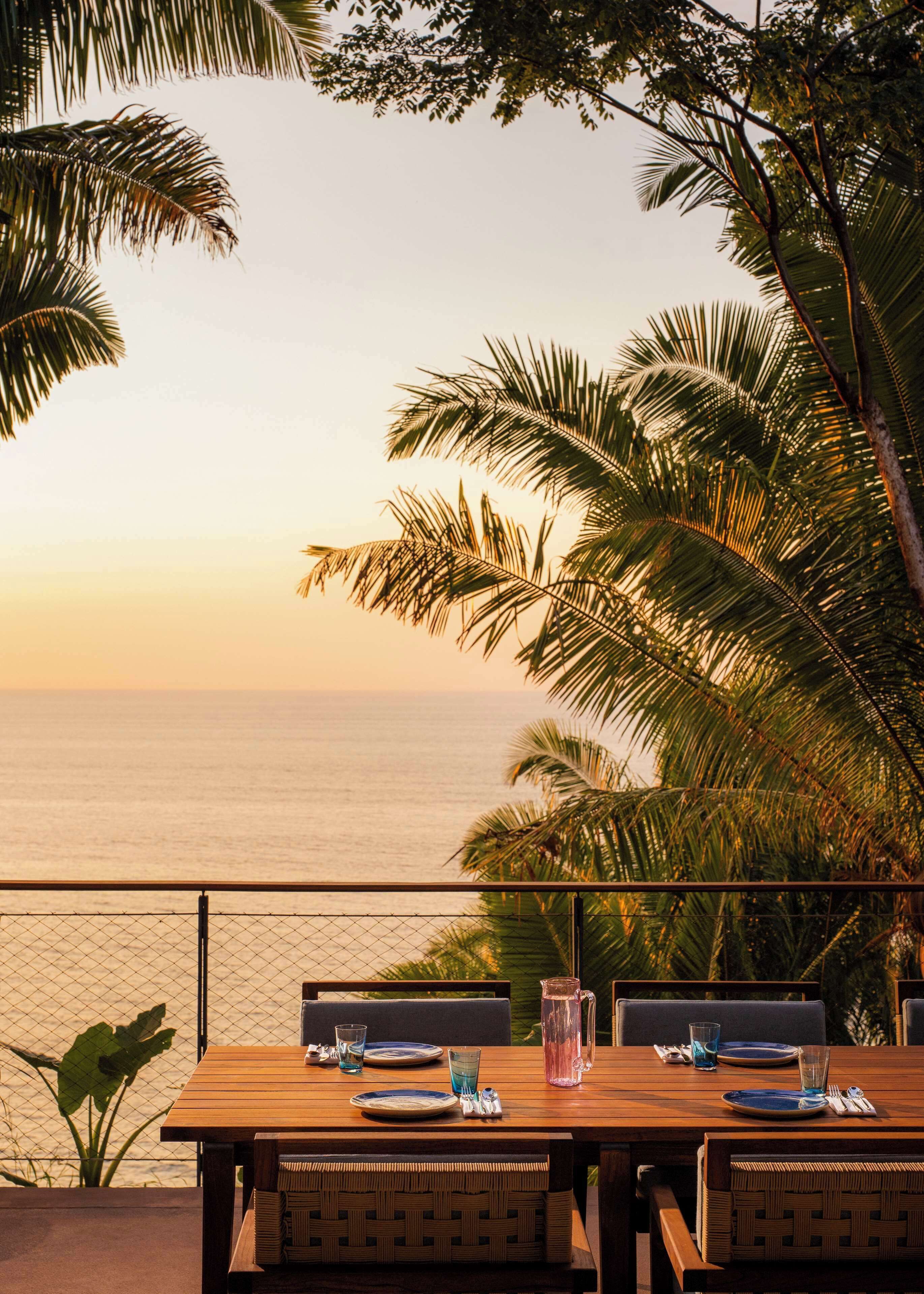 Ropa de cama de alta calidad, camas con efecto memoria y minibar 