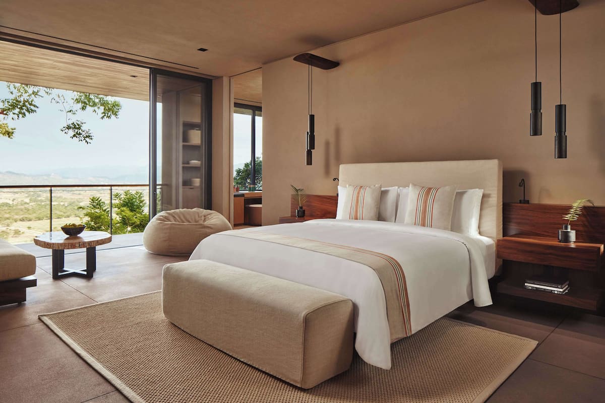 5 Bedroom Private Home 12 | Premium bedding, memory foam beds, minibar, in-room safe