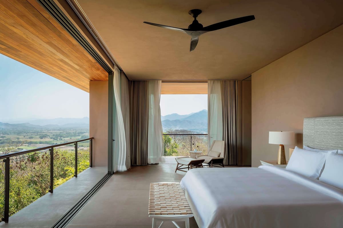 5 Bedroom Private Home 16 | Premium bedding, memory foam beds, minibar, in-room safe