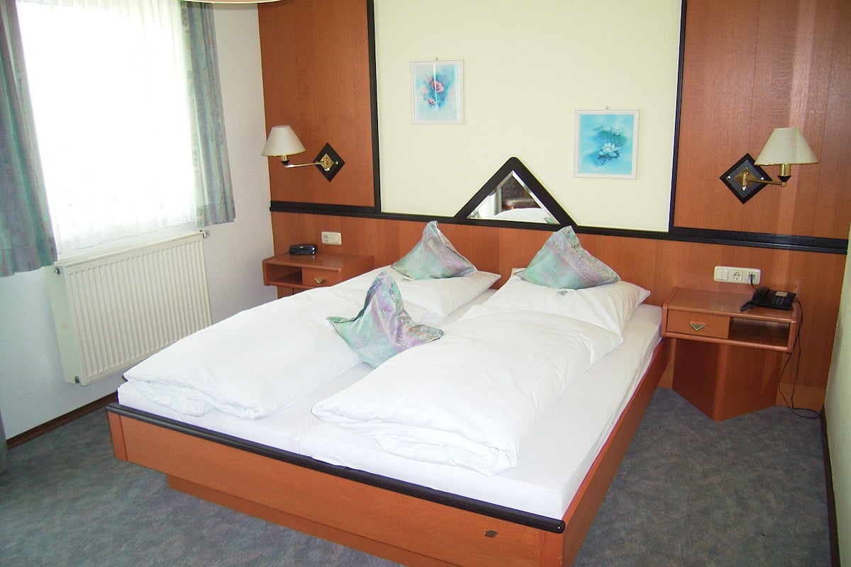 Wifi gratis y ropa de cama