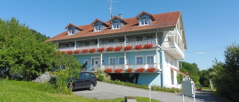 Majoituspaikan julkisivu