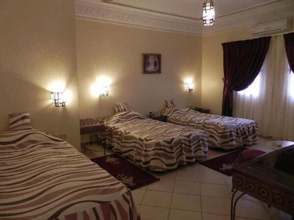 Room - Hotel Kasbat Aferdou (Lkheng)