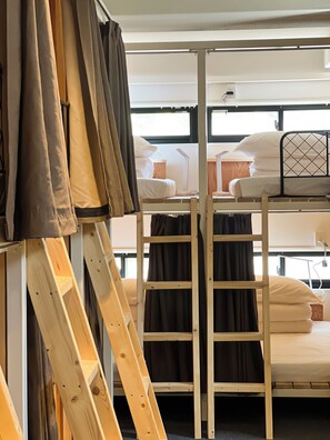 Dormitório compartilhado econômico, em dormitório misto, para não fumantes, banheiro compartilhado | Wi-Fi de cortesia, roupa de cama