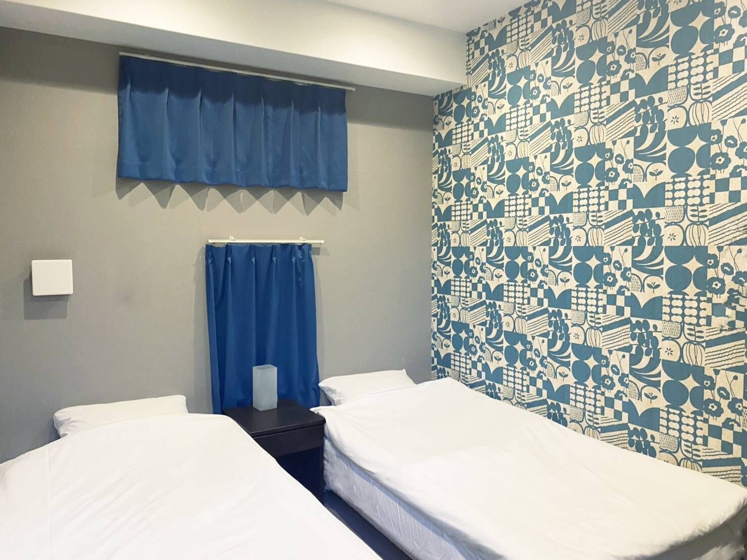 Free WiFi, bed sheets