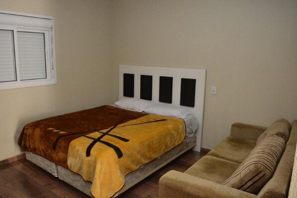 1 bedroom, pillow-top beds, free WiFi