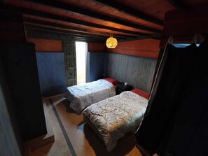 Standard-Doppel- oder -Zweibettzimmer | Individuell dekoriert, Zustellbetten, kostenloses WLAN, Bettwäsche