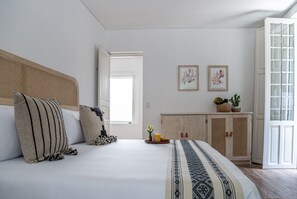Signature Apartment | 2 bedrooms, premium bedding, down comforters, individually decorated