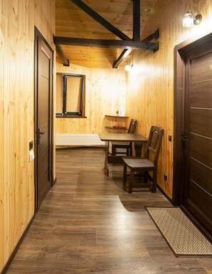 Comfort driepersoonskamer | Extra bedden, gratis wifi, beddengoed