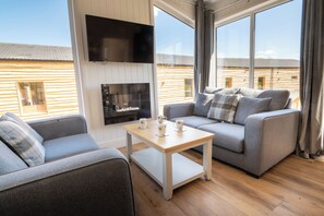 Exclusive Chalet | Living area | Smart TV, fireplace, Netflix - Silverwood Luxury Lodges (Perth)