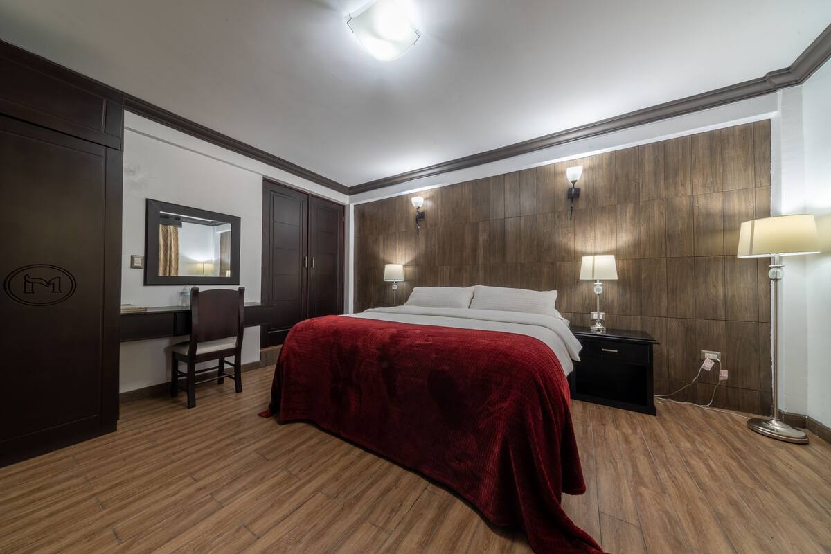 WiFi (free), bed sheets
