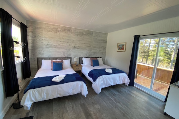 Standard Room, 2 Double Beds | Free WiFi, bed sheets