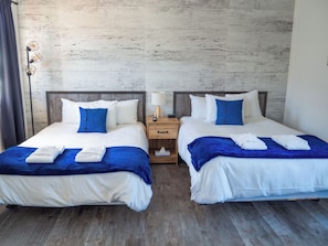 Chambre Standard, 2 lits doubles | Literie de qualité supérieure, Wi-Fi gratuit, draps fournis