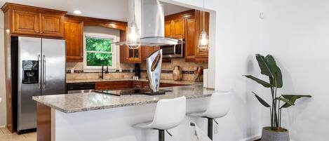 Modern 3BR/3BA Atlanta Home | Individually decorated, individually furnished, free WiFi, bed sheets
