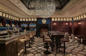 2 restaurants servant le dîner, le souper et le brunch
