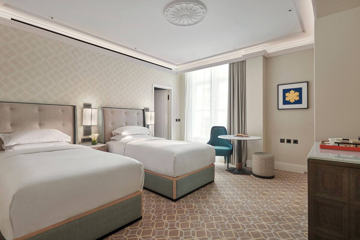 Chambre Prestige, 2 lits jumeaux | Draps en coton égyptien, literie de qualité, coffre-fort