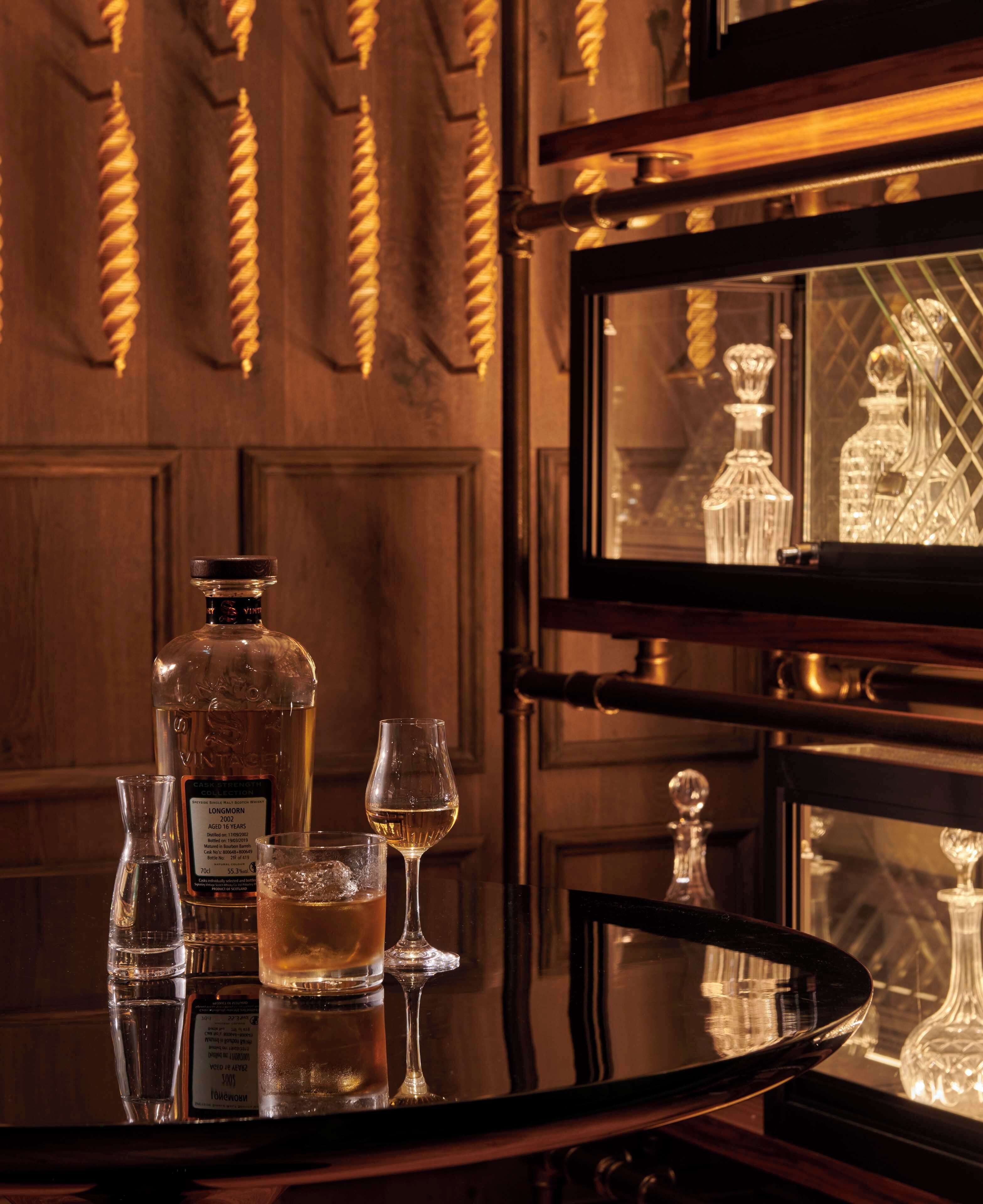 2 restaurants, lunch, dinner, brunch served; scandinavian cuisine