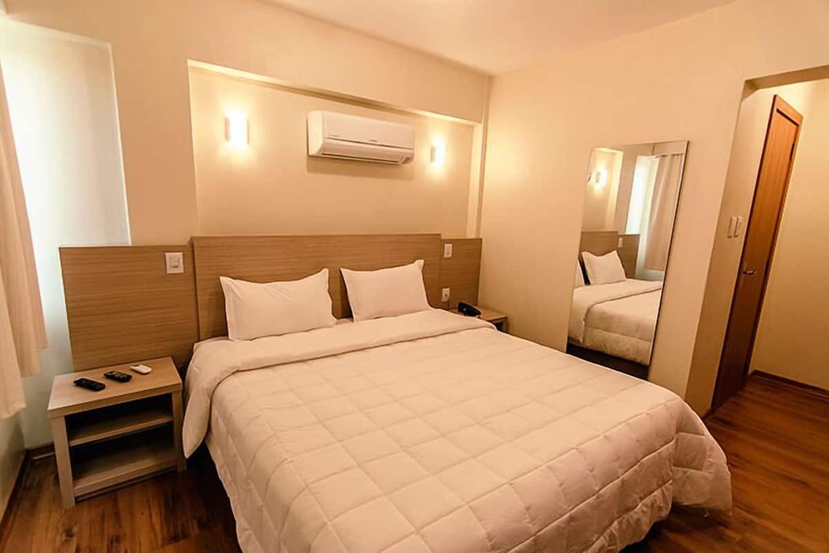 Minibar, fer et planche à repasser, Wi-Fi gratuit, draps fournis