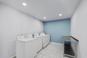 Property amenity - Suburban Studios Newport News – Hampton (Newport News)