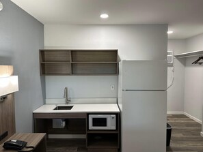 Premium bedding, individually furnished, desk, iron/ironing board