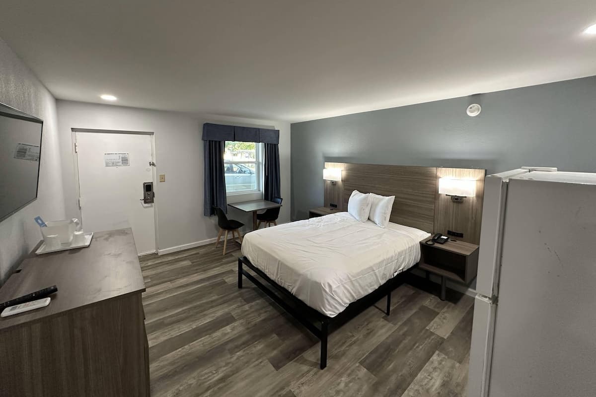 Premium bedding, individually furnished, desk, iron/ironing board