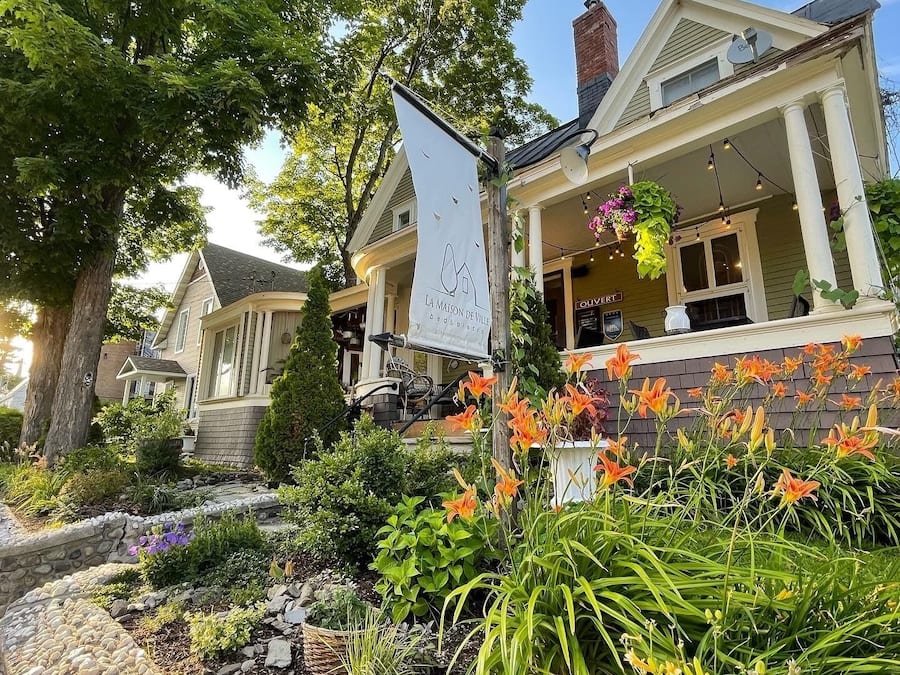 Fachada de la propiedad