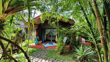 Bungalow Standard | Literie de qualité supérieure, coffres-forts dans les chambres