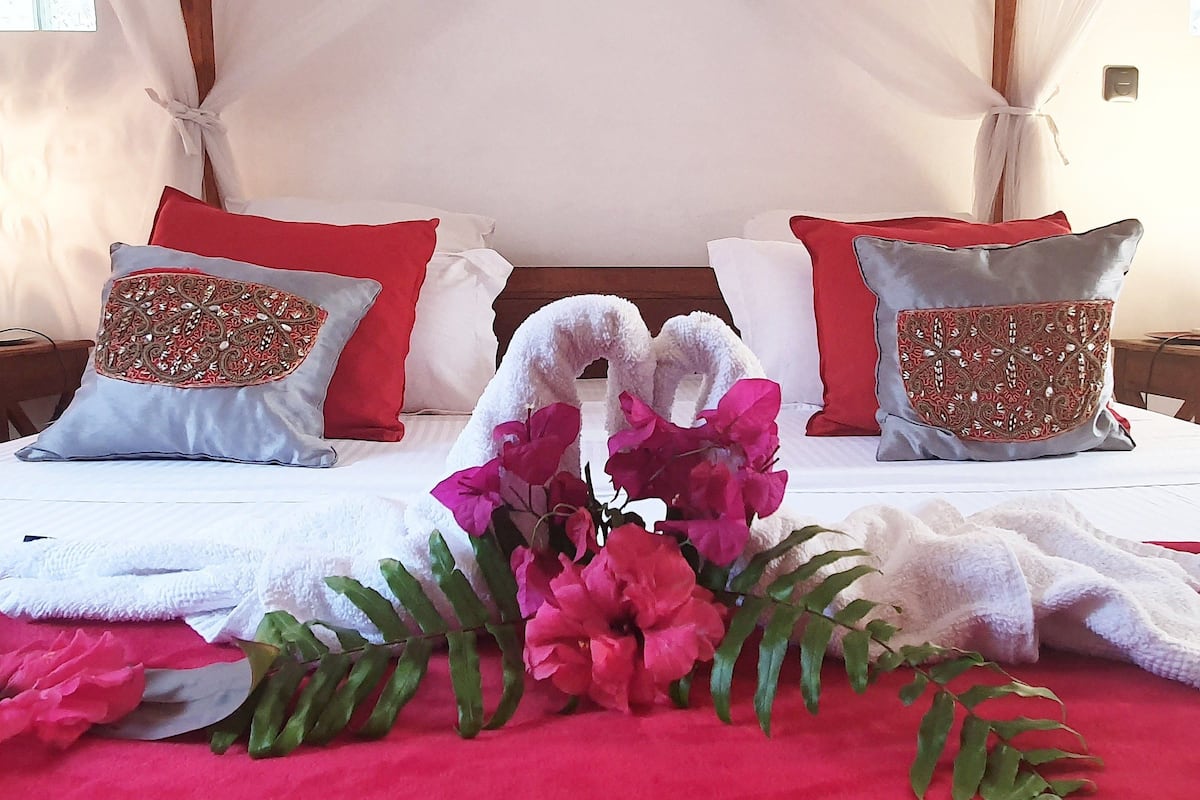 Deluxe Suite | Premium bedding, in-room safe, cribs (surcharge)