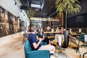 Bar (on property) - Hotel Beila (Bilzen)