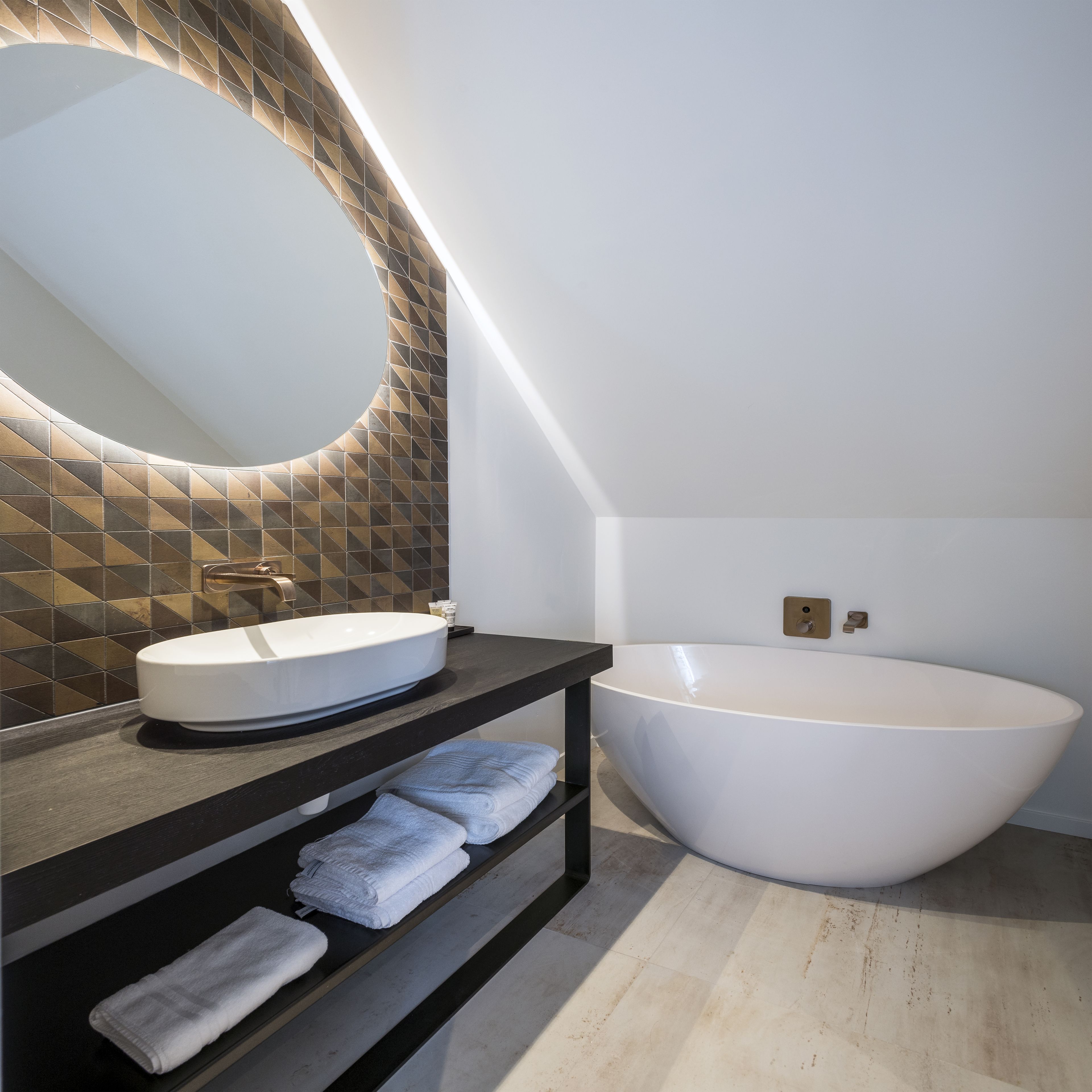 superior double room | bathroom | hair dryer, bidet, towels, soap