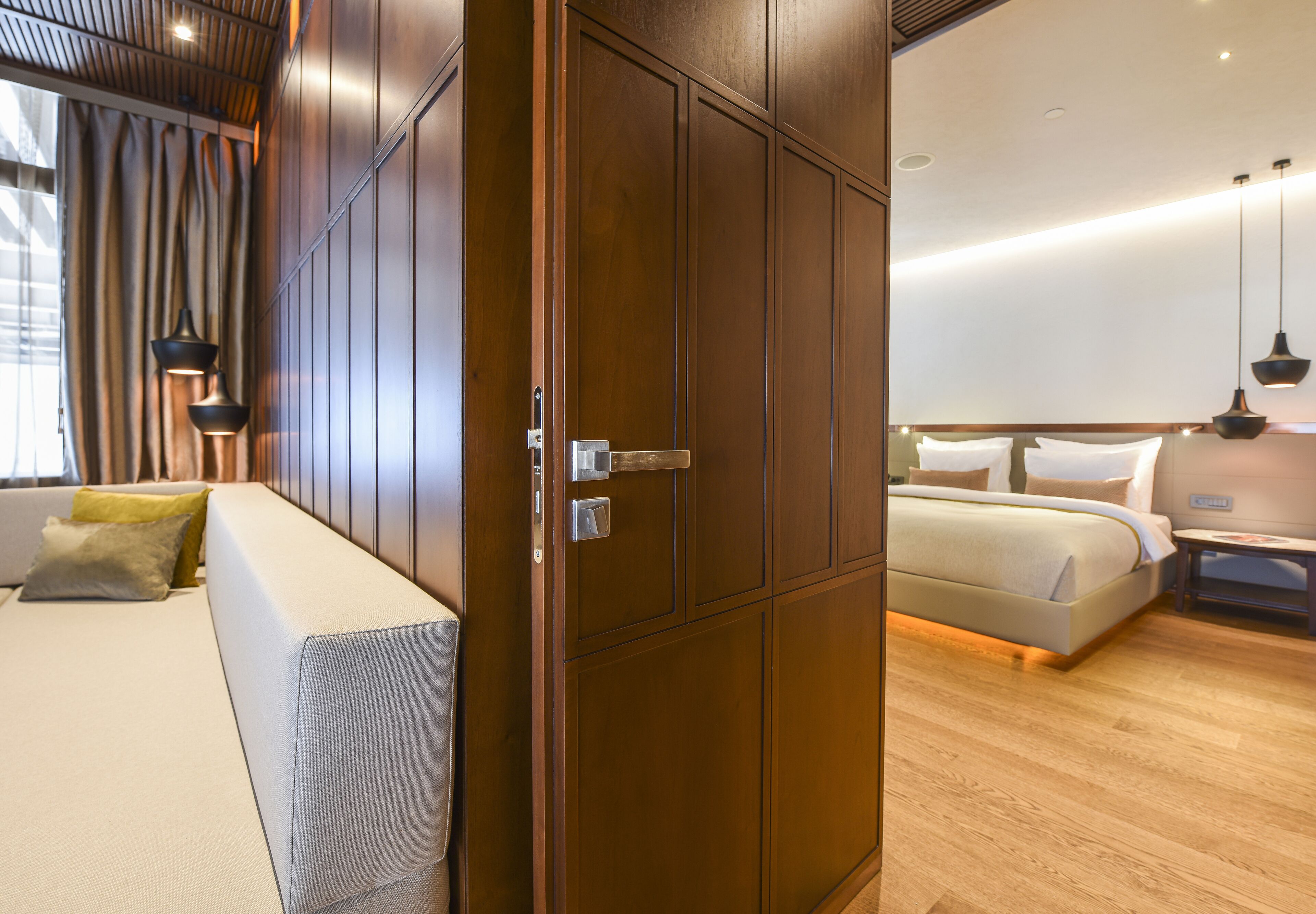 premium suite, mountain view | premium bedding, down duvets, pillow-top beds, minibar