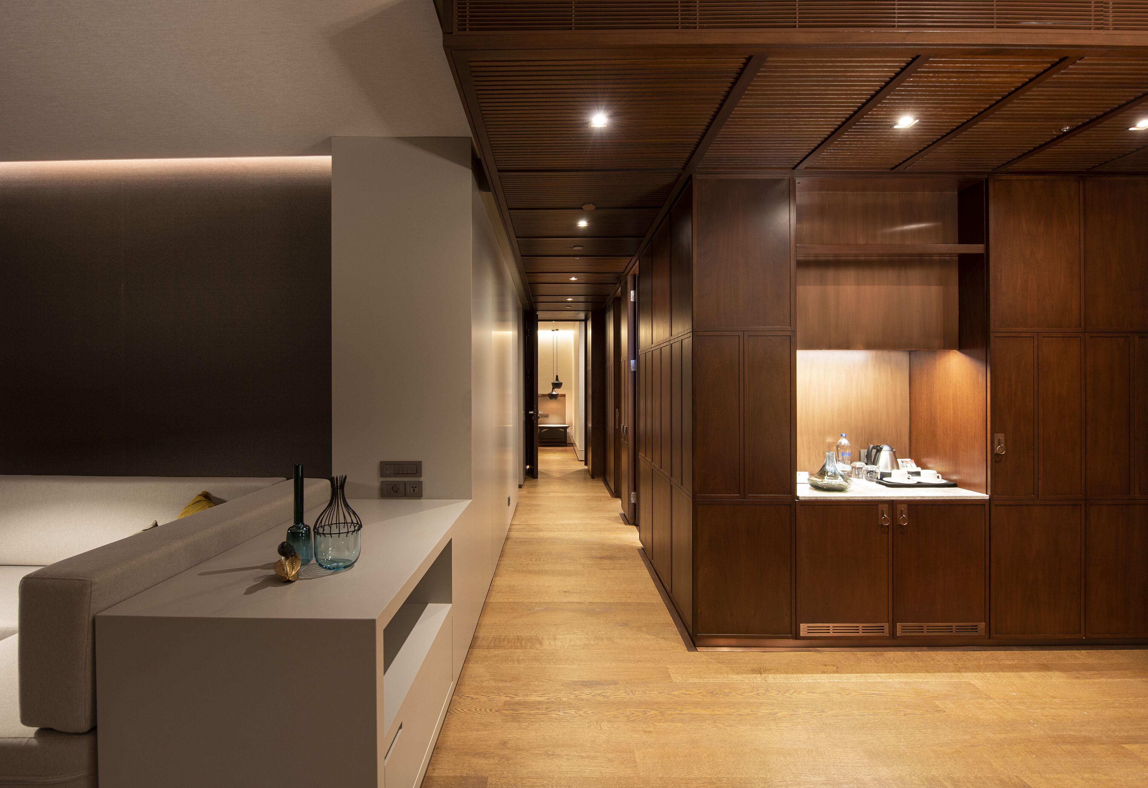 executive suite | premium bedding, down duvets, pillow-top beds, minibar