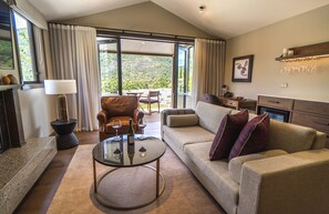 奢華別墅, 1 間臥室 (1 King Bed or 2 Twin Beds) | 1 間臥室、埃及棉床單、高級寢具、羽絨被