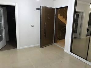 Hallway - Zengin Emlak Apart (Yomra)