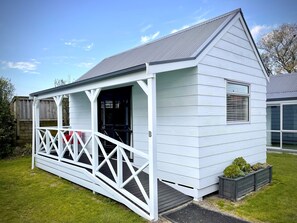 基本小屋 (Sleeps 8) | 獨特設計、免費 Wi-Fi