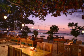 Outdoor dining - Salili Bungalows (Gili Air)