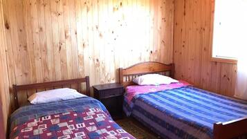 Iron/ironing board, bed sheets