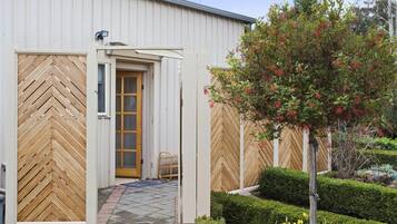 مدخل المنشأة