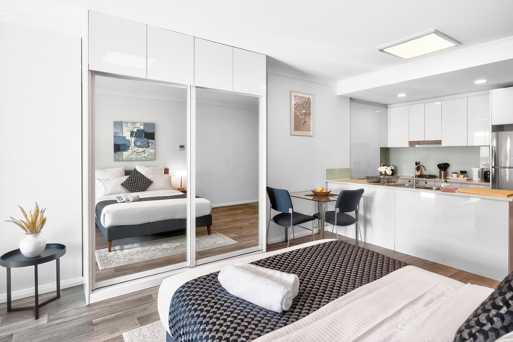 Deluxe-huoneisto | Silitysrauta/-lauta, ilmainen Wi-Fi, vuodevaatteet, pääsy pyörätuolilla