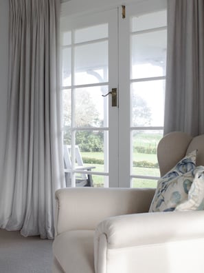 Kamar, 1 Tempat Tidur Queen, kamar mandi pribadi | Pemandangan dari kamar