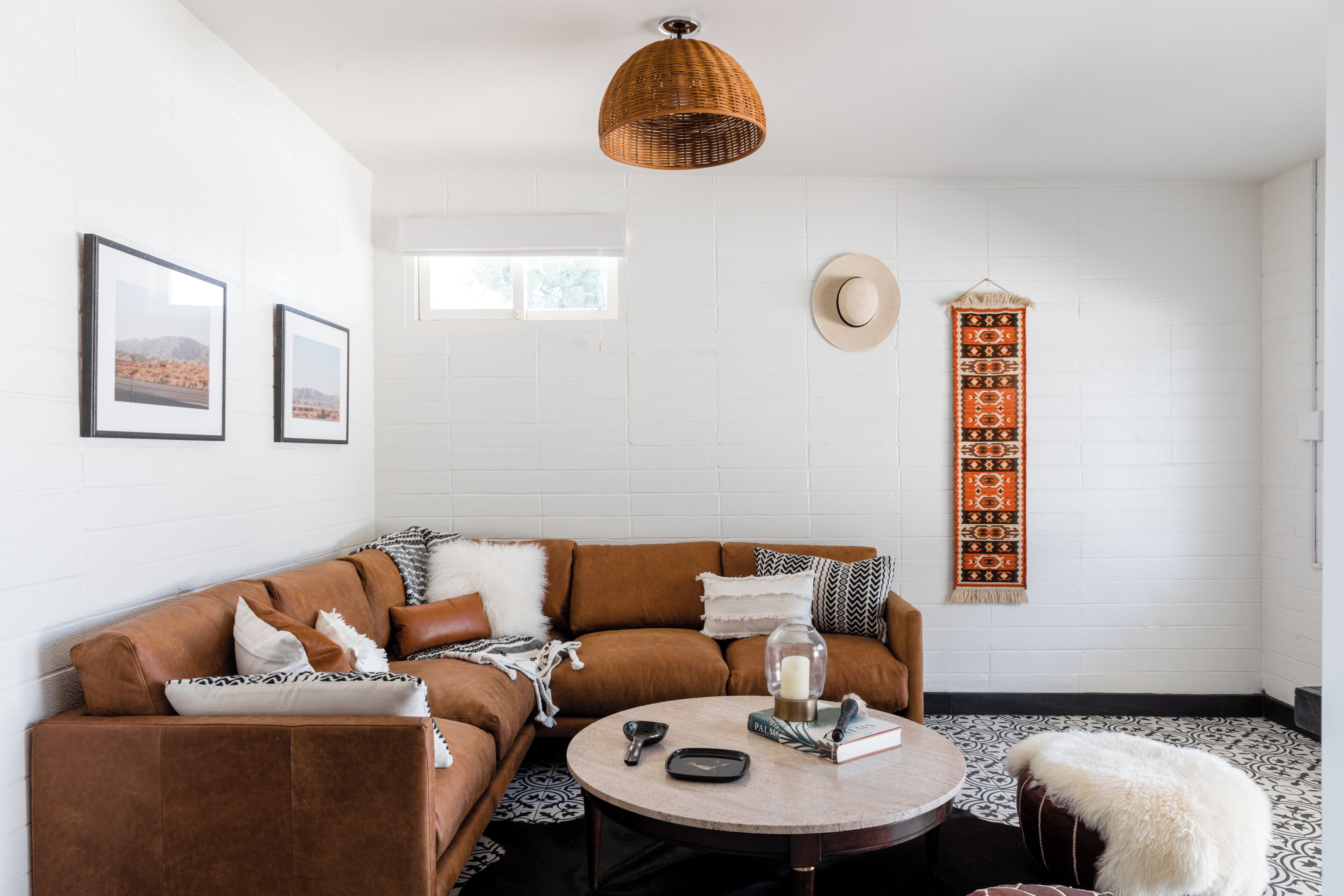 deluxe king suite - patio | living area | 32-inch flat-screen tv with cable channels, tv, netflix