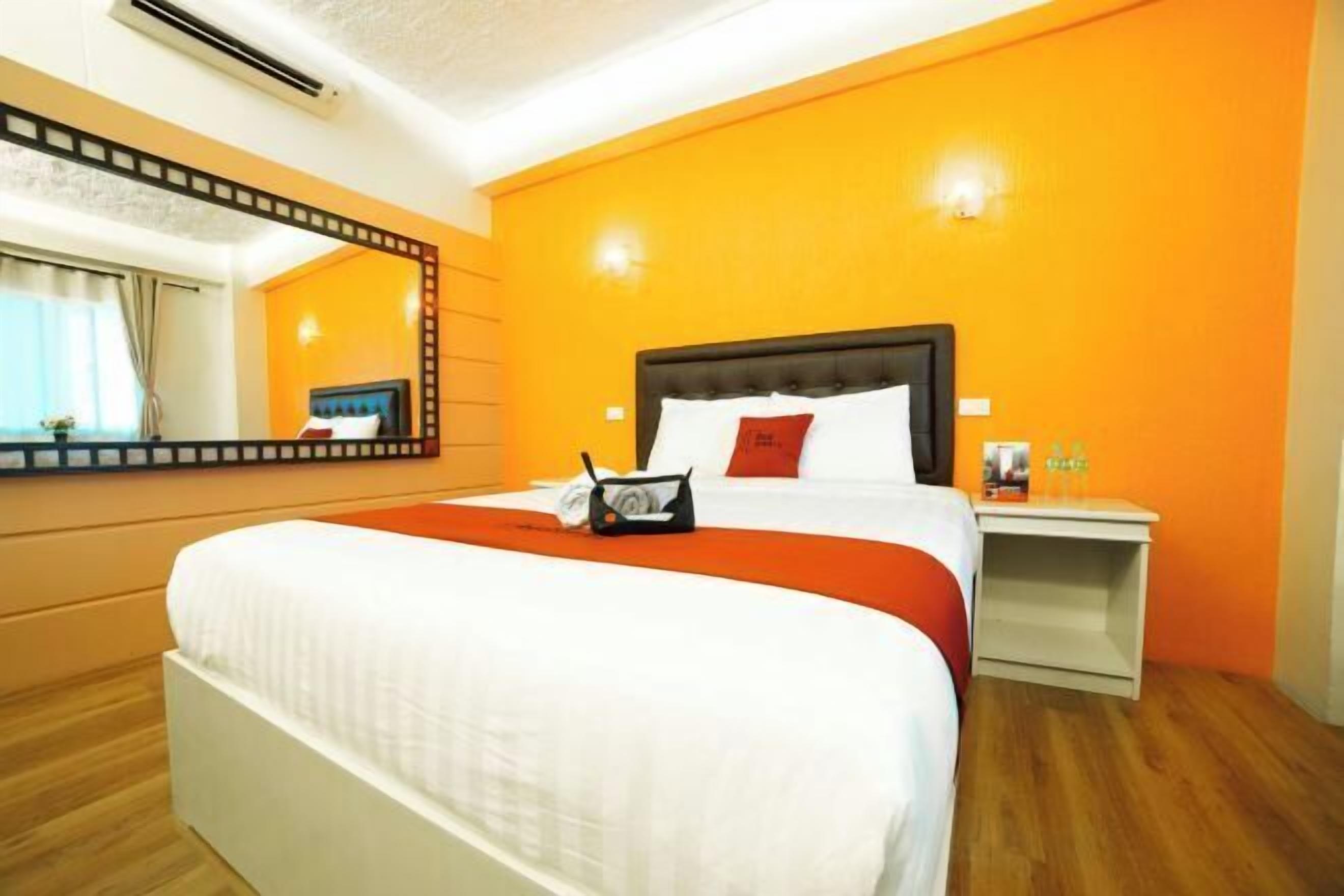 Desk, free WiFi, bed sheets